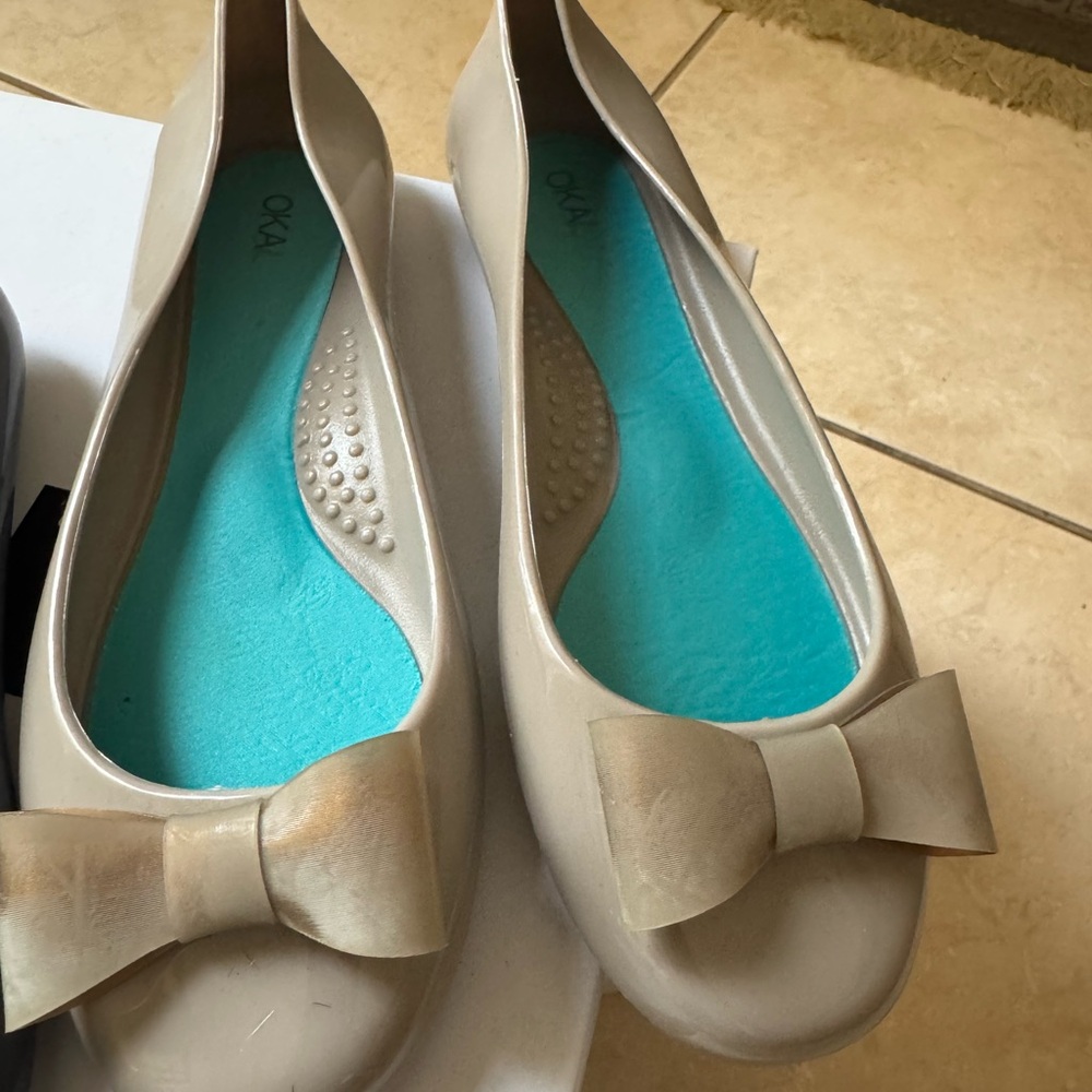 OKA B. Women's Ballet Flats with Bow Accents
